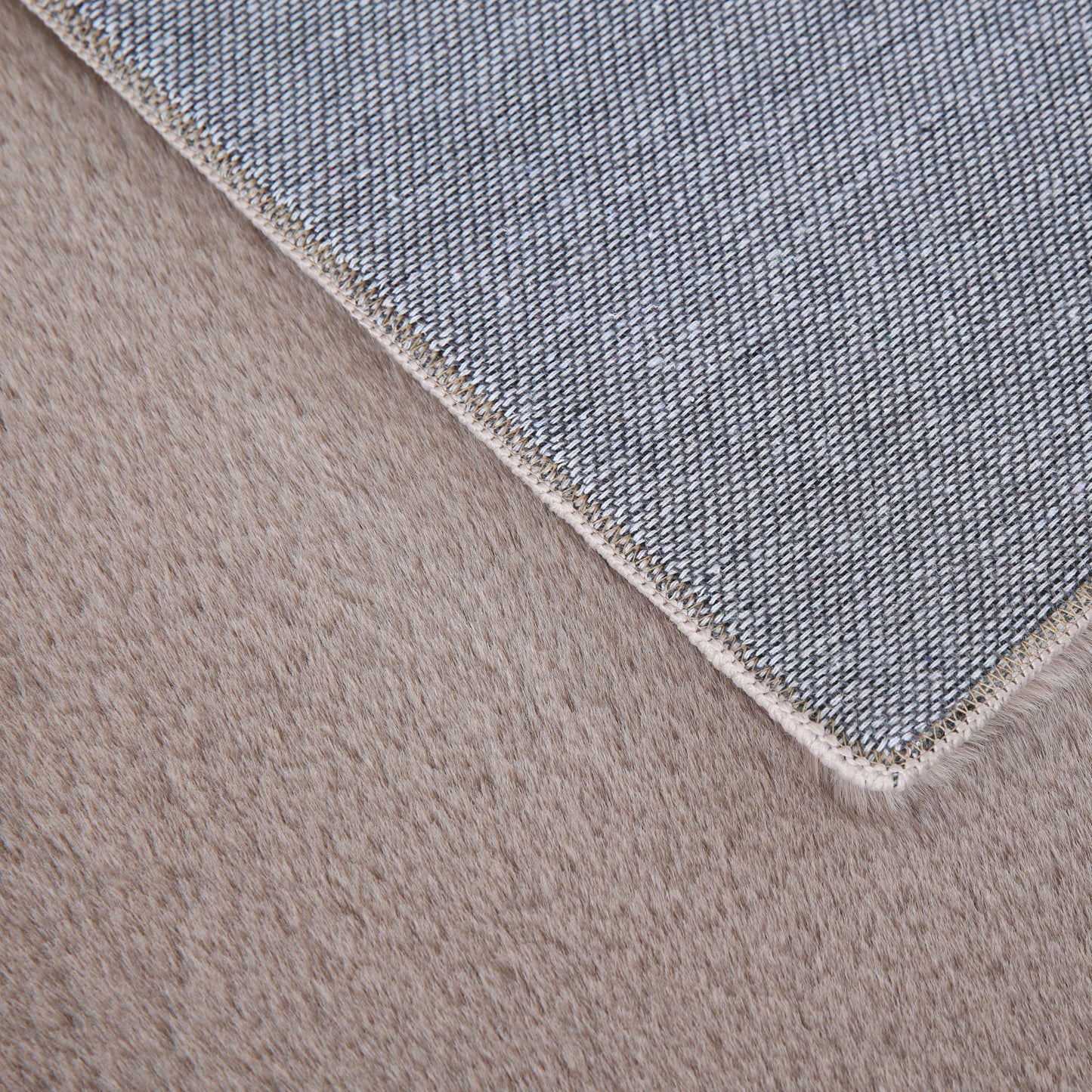 Cuddly 5100 beige Plüsch Teppich einfarbig pflegeleicht